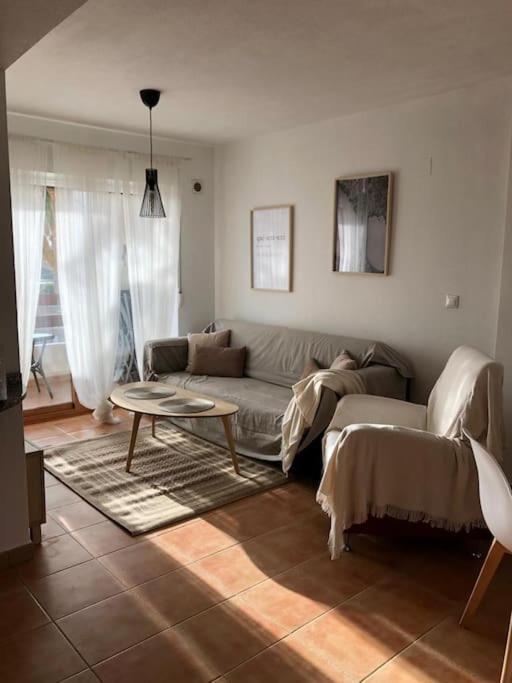 Soleado Apartamento Con Piscina Y Terraza Privada. البير المظهر الخارجي الصورة