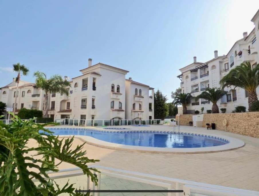 Soleado Apartamento Con Piscina Y Terraza Privada. البير المظهر الخارجي الصورة